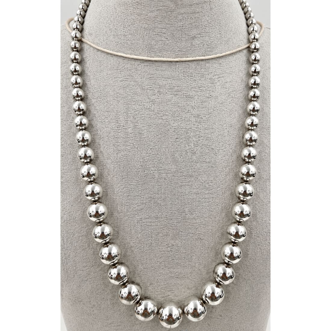 60s 70s ビンテージ ナバホ Silver Bead Necklace Vintage Navajo Pearls Necklace Classic Sterling Silver Beads Old Pawn