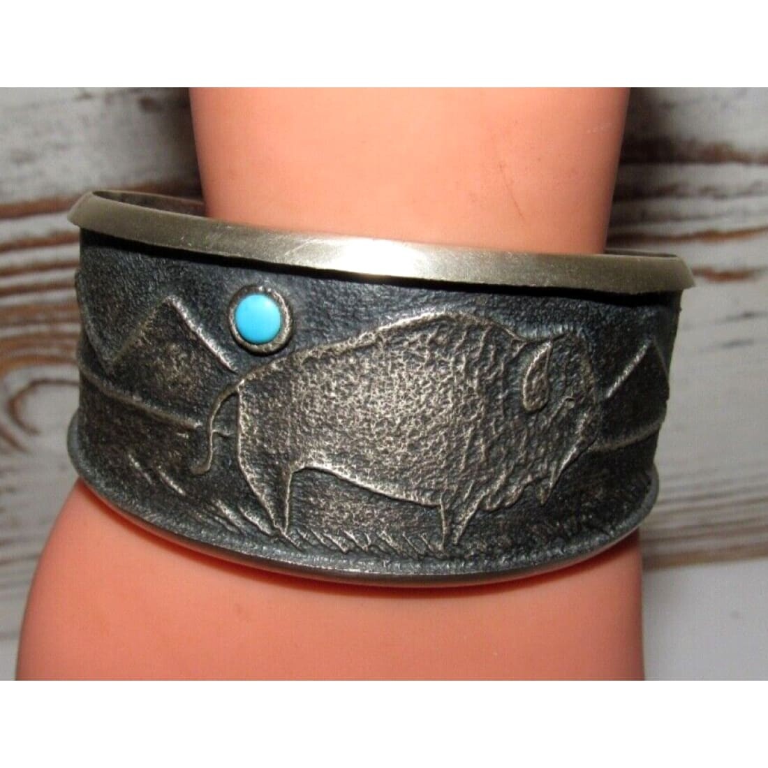 Navajo Monty Claw Buffalo Bracelet Tufa Cast Sterling