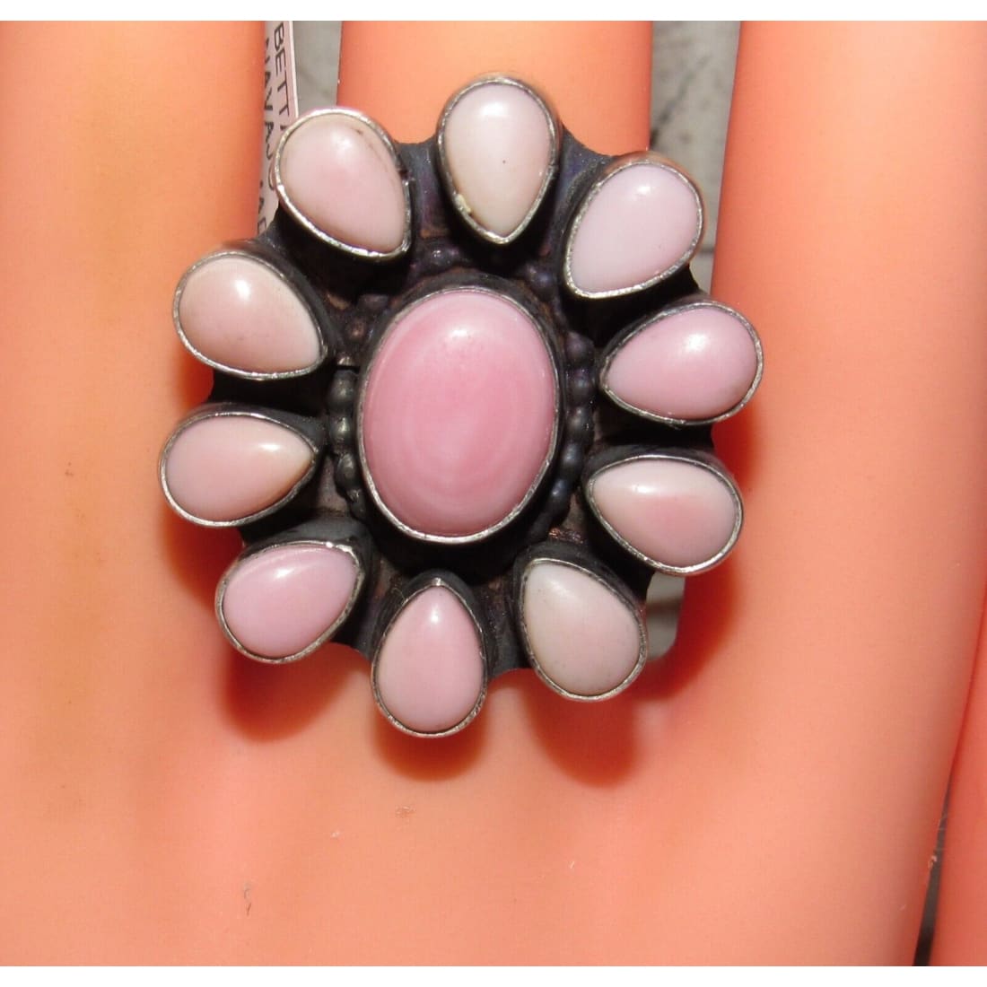 Navajo Pink Conch Cluster Ring Size 7 Sterling Silver Betta