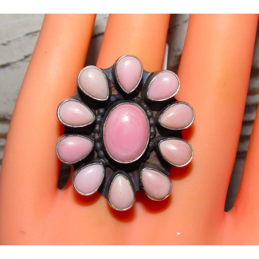 Navajo Pink Conch Cluster Ring Size 7 Sterling Silver Betta