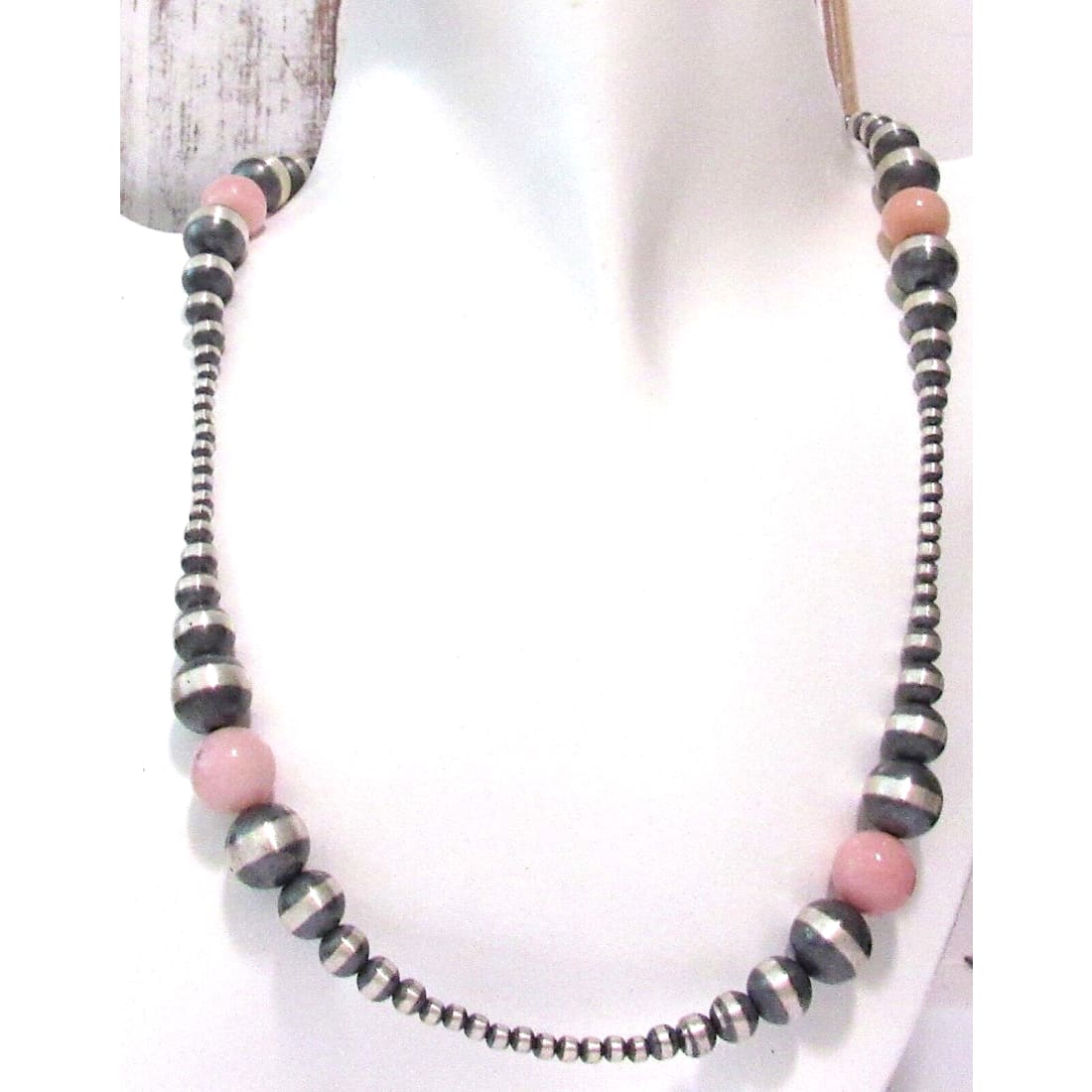 Navajo Pearls Necklace Sterling Silver Pink Conch Shell 18