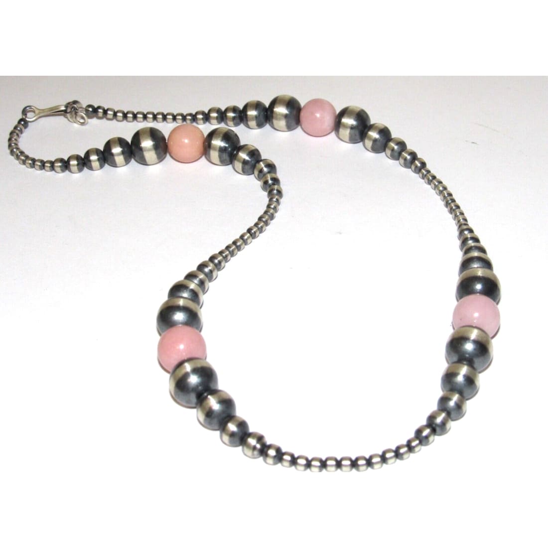 Navajo Pearls Necklace Sterling Silver Pink Conch Shell 18