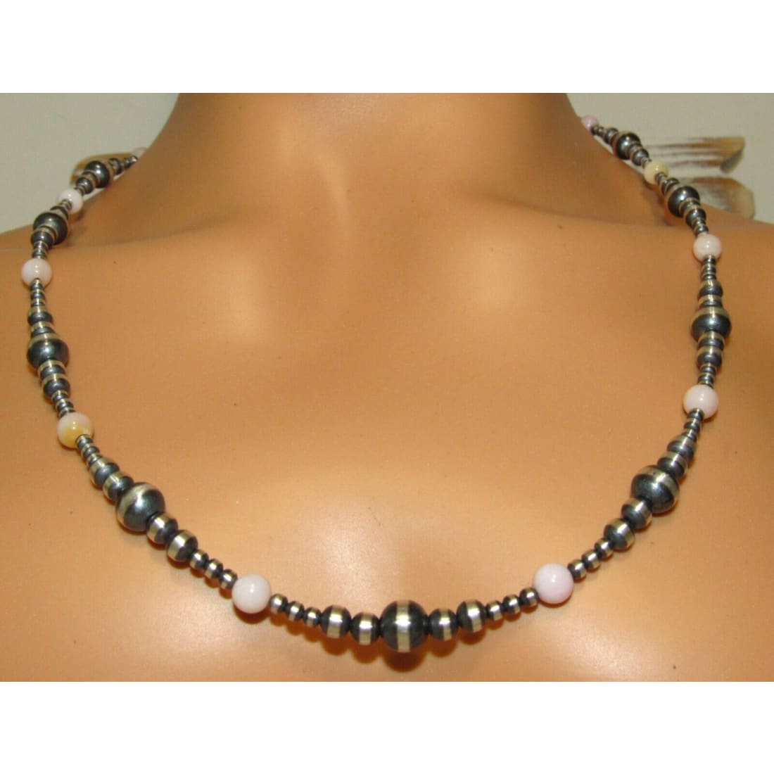 Navajo Pearls Necklace Sterling Silver Pink Conch Shell 20