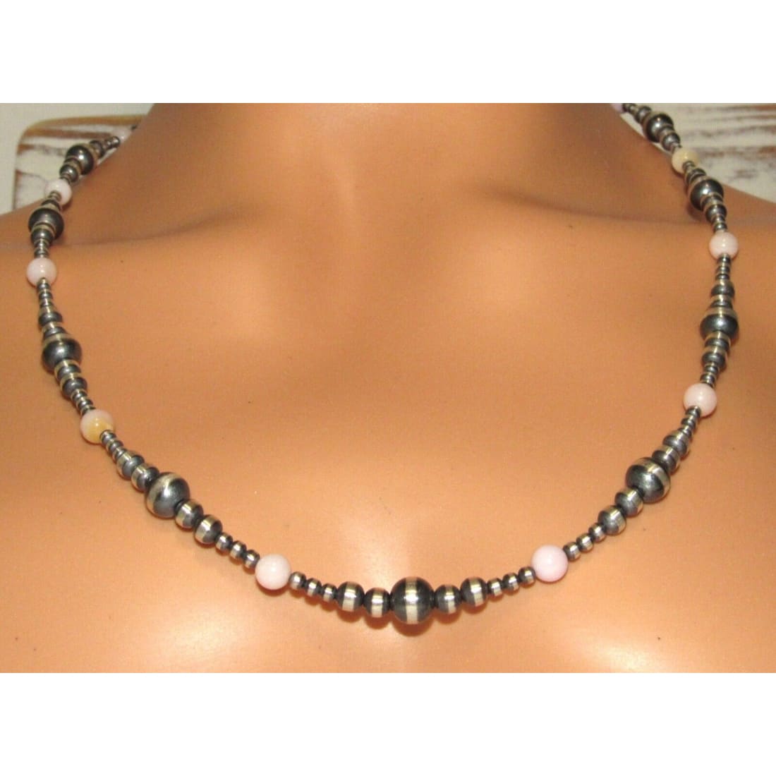 Navajo Pearls Necklace Sterling Silver Pink Conch Shell 20