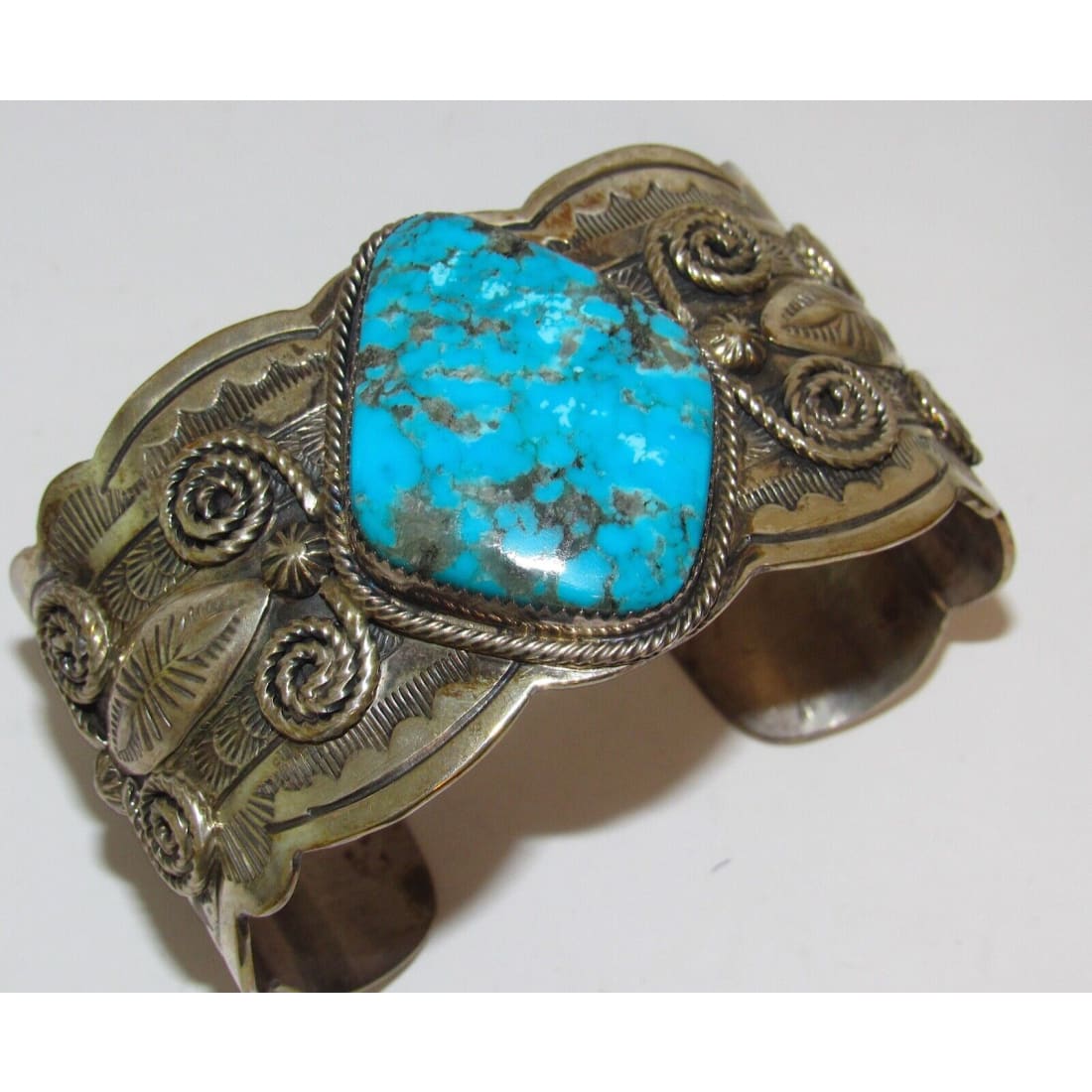 VTG Massive Navajo Kingman Turquoise Cuff Bracelet Ingot