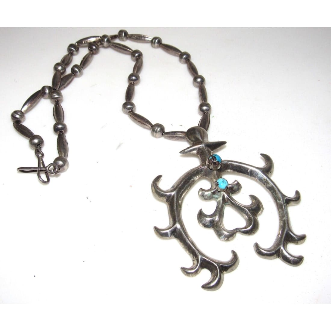 Navajo jewelry, Zuni Jewelry, Old Pawn Navajo, Old Pawn Zuni, Navajo Turquoise Rings, Navajo turquoise jewelry, Zuni turquoise jewelry, American Indian Jewelry, Navajo Bracelets, Zuni Bracelets, Navajo Rings, Zuni Rings, Old Pawn jewelry, Navajo Necklaces, Zuni Necklace