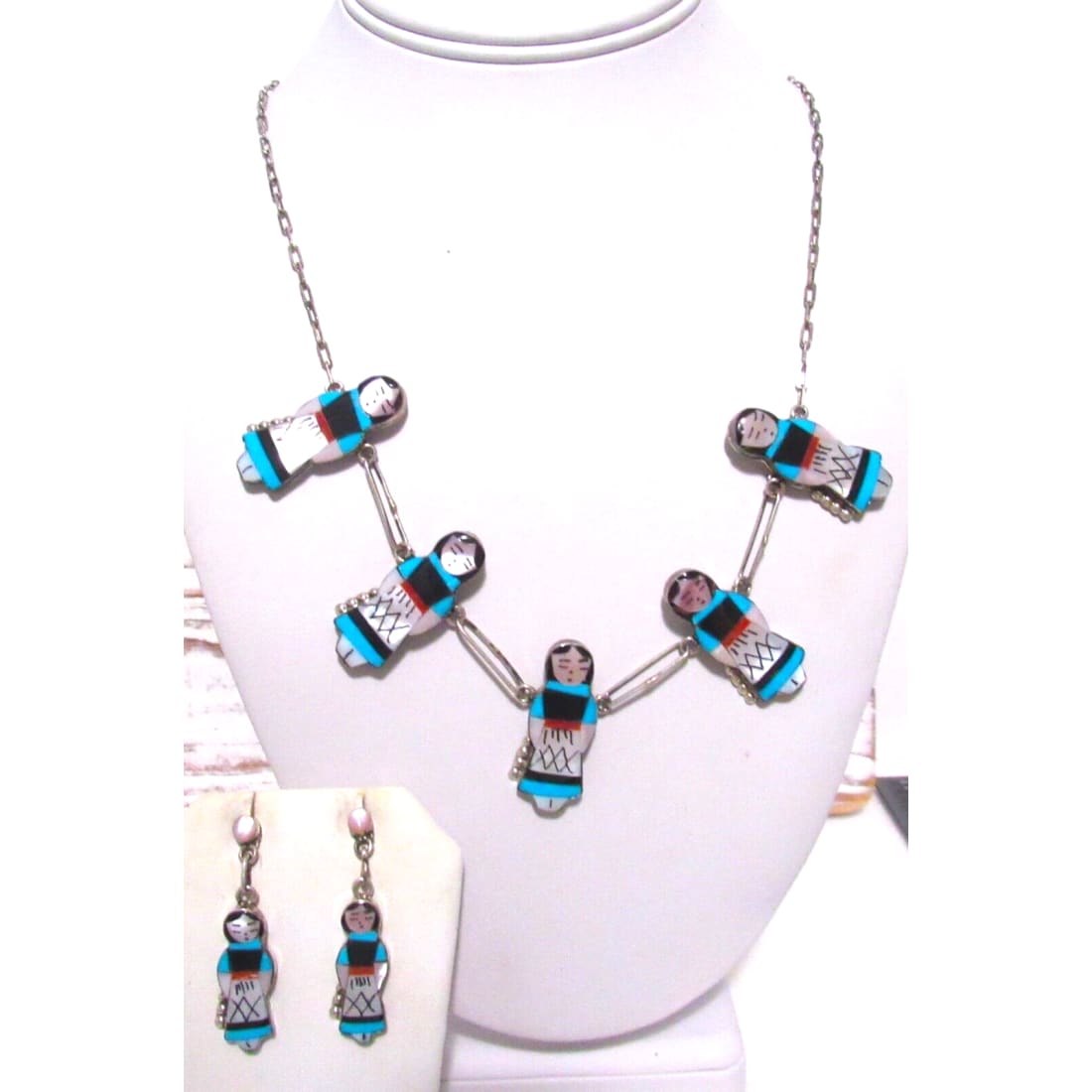 Navajo jewelry, Zuni Jewelry, Old Pawn Navajo, Old Pawn Zuni, Navajo Turquoise Rings, Navajo turquoise jewelry, Zuni turquoise jewelry, American Indian Jewelry, Navajo Bracelets, Zuni Bracelets, Navajo Rings, Zuni Rings, Old Pawn jewelry, Navajo Necklaces, Zuni Necklace