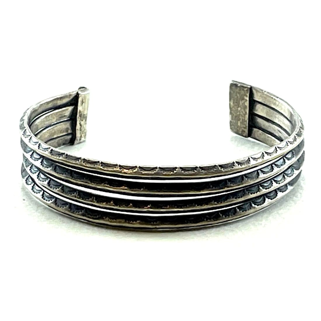 Navajo jewelry, Zuni Jewelry, Old Pawn Navajo, Old Pawn Zuni, Navajo Turquoise Rings, Navajo turquoise jewelry, Zuni turquoise jewelry, American Indian Jewelry, Navajo Bracelets, Zuni Bracelets, Navajo Rings, Zuni Rings, Old Pawn jewelry, Navajo Necklaces, Zuni Necklace