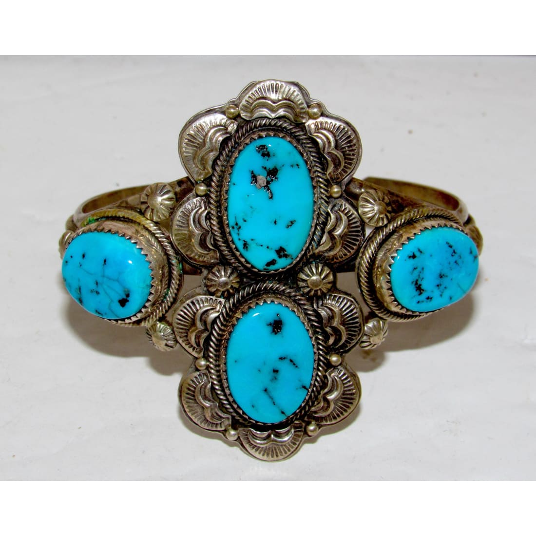 Navajo jewelry, Zuni Jewelry, Old Pawn Navajo, Old Pawn Zuni, Navajo Turquoise Rings, Navajo turquoise jewelry, Zuni turquoise jewelry, American Indian Jewelry, Navajo Bracelets, Zuni Bracelets, Navajo Rings, Zuni Rings, Old Pawn jewelry, Navajo Necklaces, Zuni Necklace