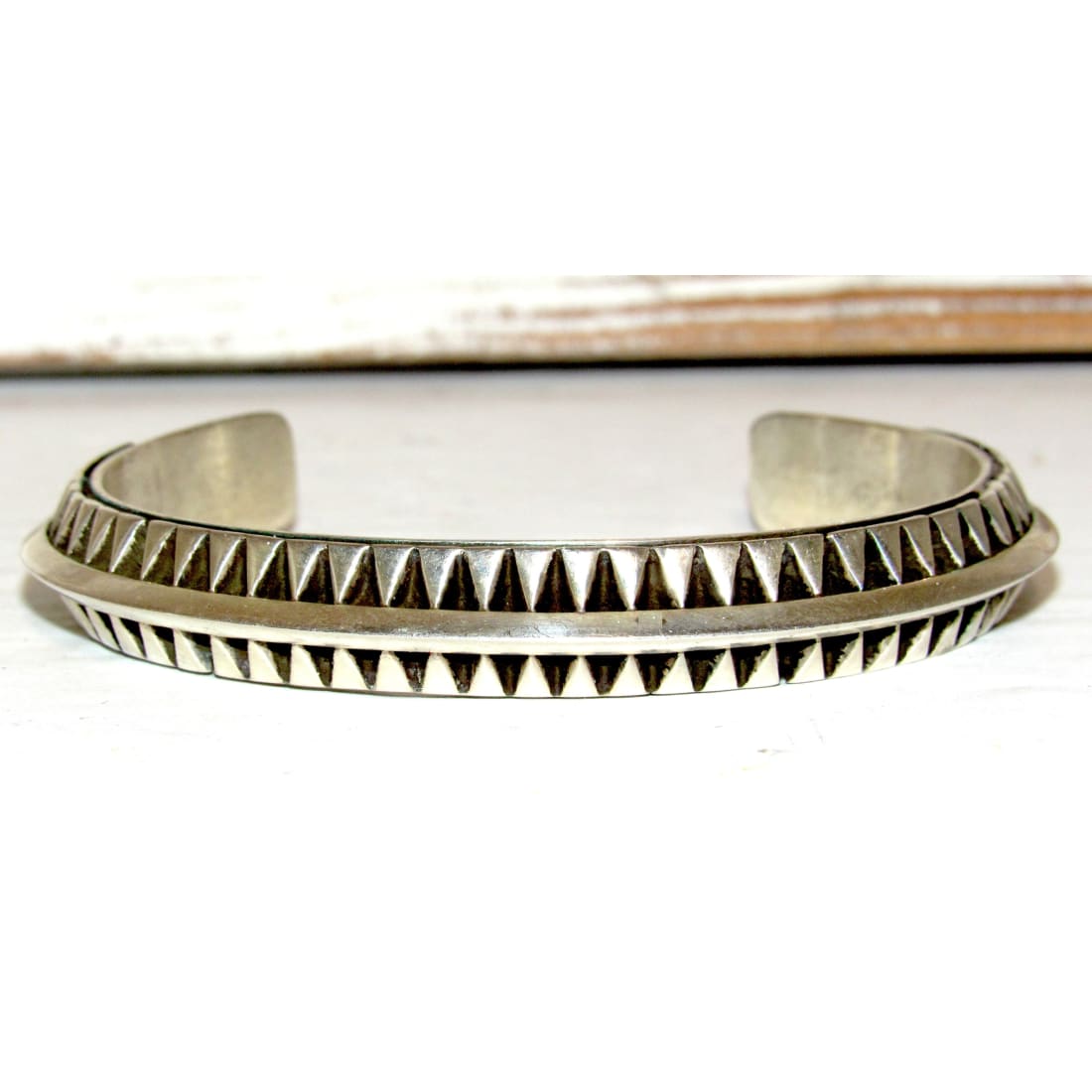 Navajo Carinated Hand Stamped Ingot Double Sided Cuff Bracelet L. Tahe 7"