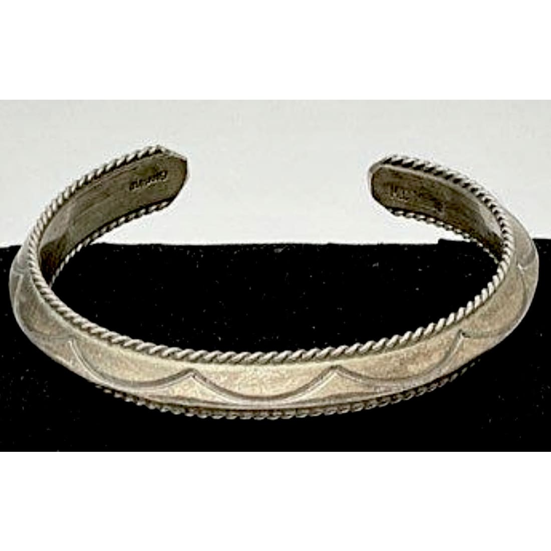 Old Pawn Navajo Carinated Ingot Cuff Bracelet Sterling Silver Native American