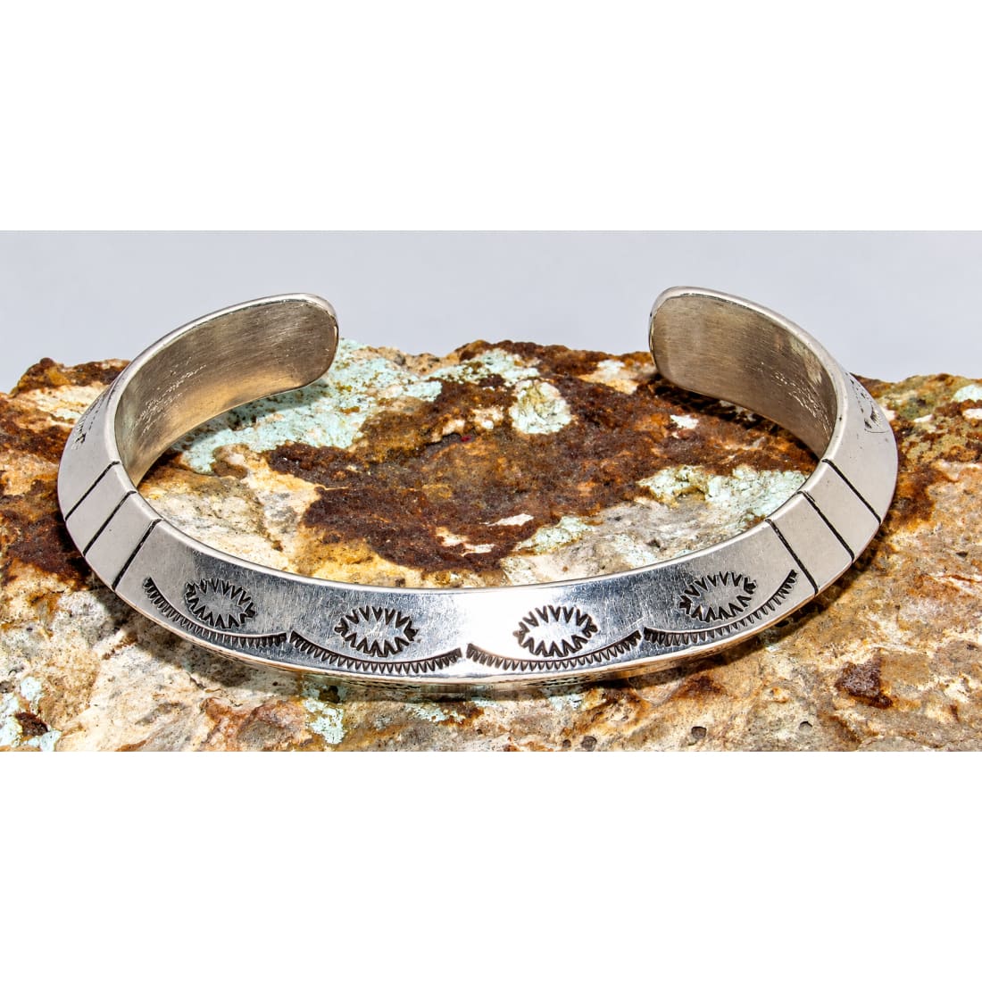 Old Pawn Navajo Carinated Ingot Cuff Bracelet Sterling Silver Native American
