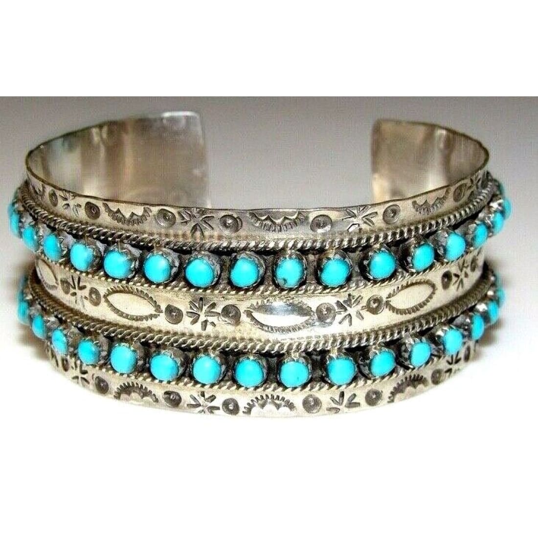 Navajo jewelry, Zuni Jewelry, Old Pawn Navajo, Old Pawn Zuni, Navajo Turquoise Rings, Navajo turquoise jewelry, Zuni turquoise jewelry, American Indian Jewelry, Navajo Bracelets, Zuni Bracelets, Navajo Rings, Zuni Rings, Old Pawn jewelry, Navajo Necklaces, Zuni Necklace