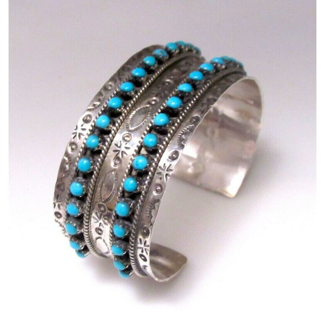 Navajo jewelry, Zuni Jewelry, Old Pawn Navajo, Old Pawn Zuni, Navajo Turquoise Rings, Navajo turquoise jewelry, Zuni turquoise jewelry, American Indian Jewelry, Navajo Bracelets, Zuni Bracelets, Navajo Rings, Zuni Rings, Old Pawn jewelry, Navajo Necklaces, Zuni Necklace