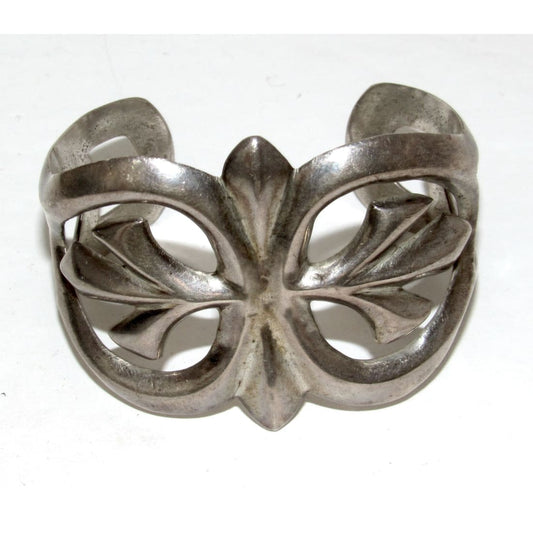 Navajo jewelry, Zuni Jewelry, Old Pawn Navajo, Old Pawn Zuni, Navajo Turquoise Rings, Navajo turquoise jewelry, Zuni turquoise jewelry, American Indian Jewelry, Navajo Bracelets, Zuni Bracelets, Navajo Rings, Zuni Rings, Old Pawn jewelry, Navajo Necklaces, Zuni Necklace