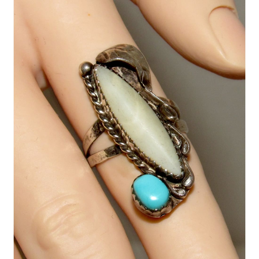 Navajo jewelry, Zuni Jewelry, Old Pawn Navajo, Old Pawn Zuni, Navajo Turquoise Rings, Navajo turquoise jewelry, Zuni turquoise jewelry, American Indian Jewelry, Navajo Bracelets, Zuni Bracelets, Navajo Rings, Zuni Rings, Old Pawn jewelry, Navajo Necklaces, Zuni Necklace