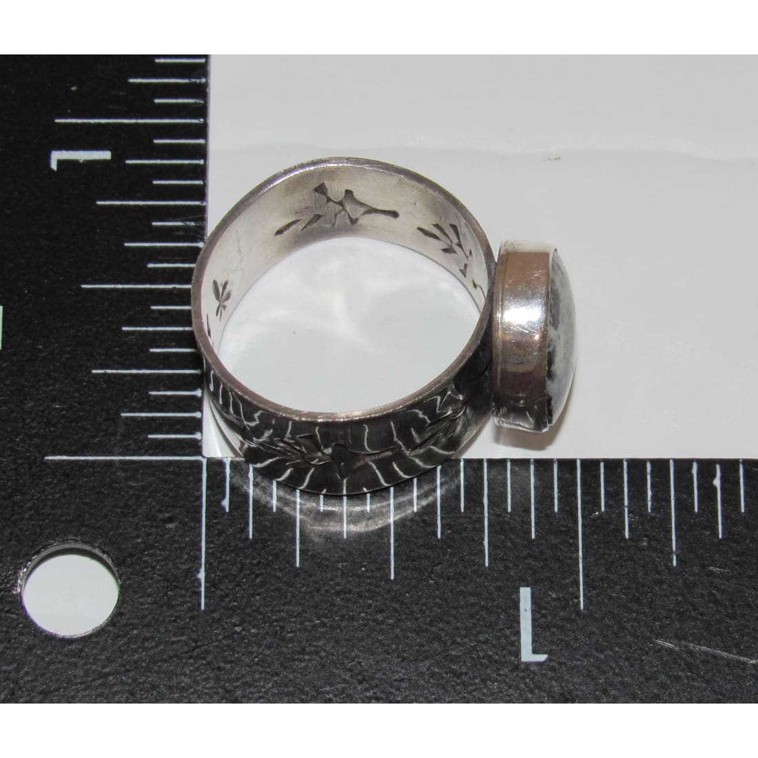 Navajo White Buffalo Ring Sz 8 Sterling Silver Signed