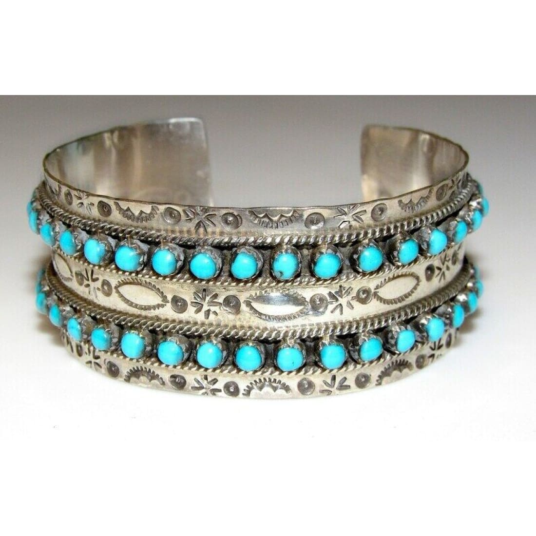 Navajo jewelry, Zuni Jewelry, Old Pawn Navajo, Old Pawn Zuni, Navajo Turquoise Rings, Navajo turquoise jewelry, Zuni turquoise jewelry, American Indian Jewelry, Navajo Bracelets, Zuni Bracelets, Navajo Rings, Zuni Rings, Old Pawn jewelry, Navajo Necklaces, Zuni Necklace