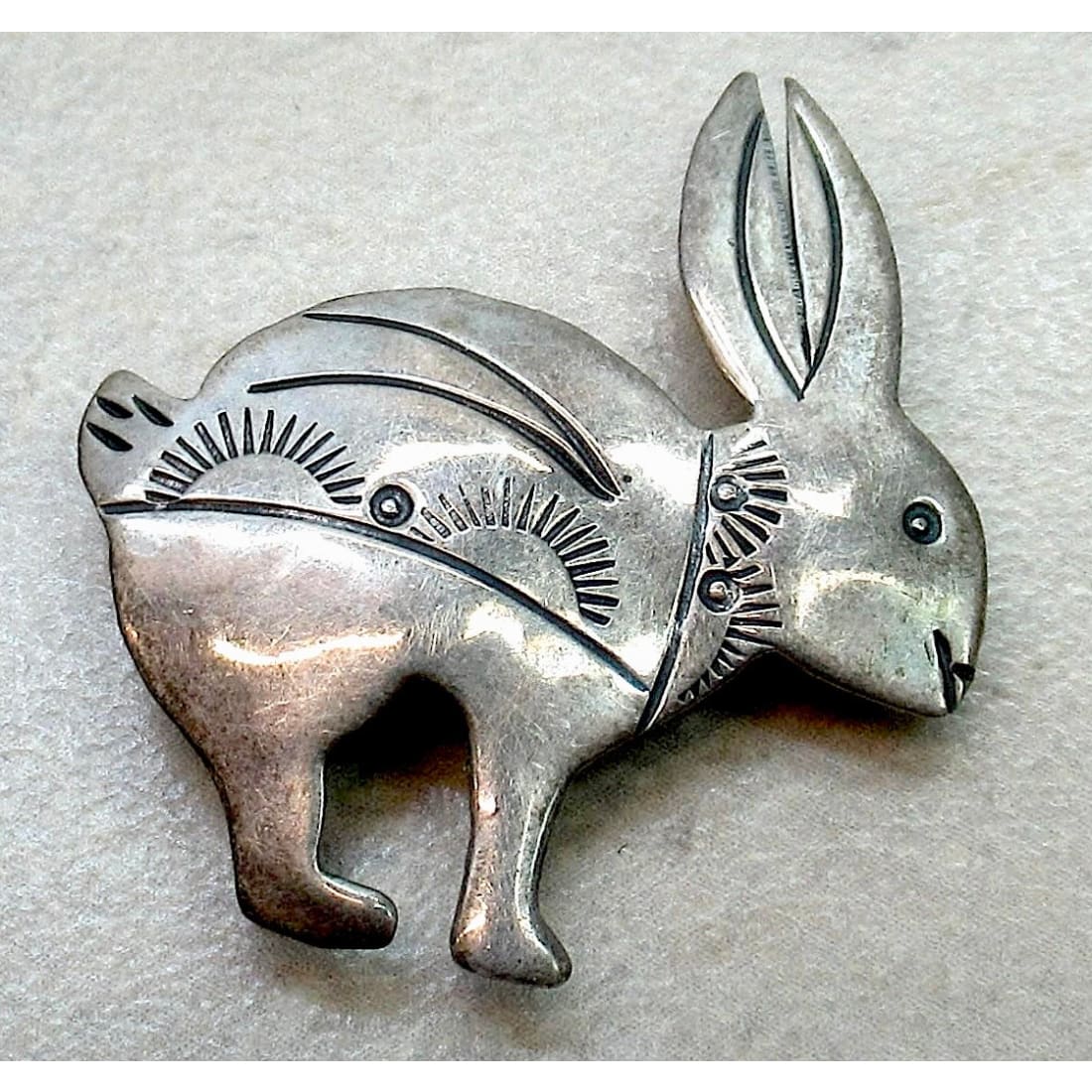 Vintage Navajo Mimbres Bunny Sterling Silver Brooch Pin Old Pawn