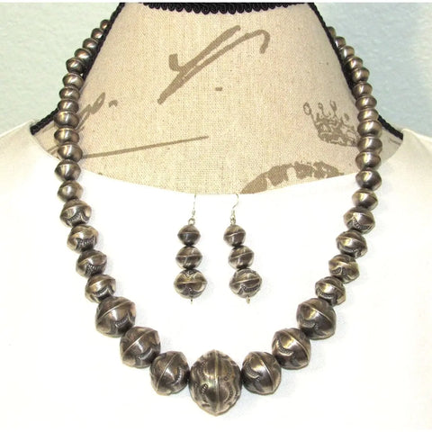 Navajo Pearls Necklaces - The Timeless Beauty and Window