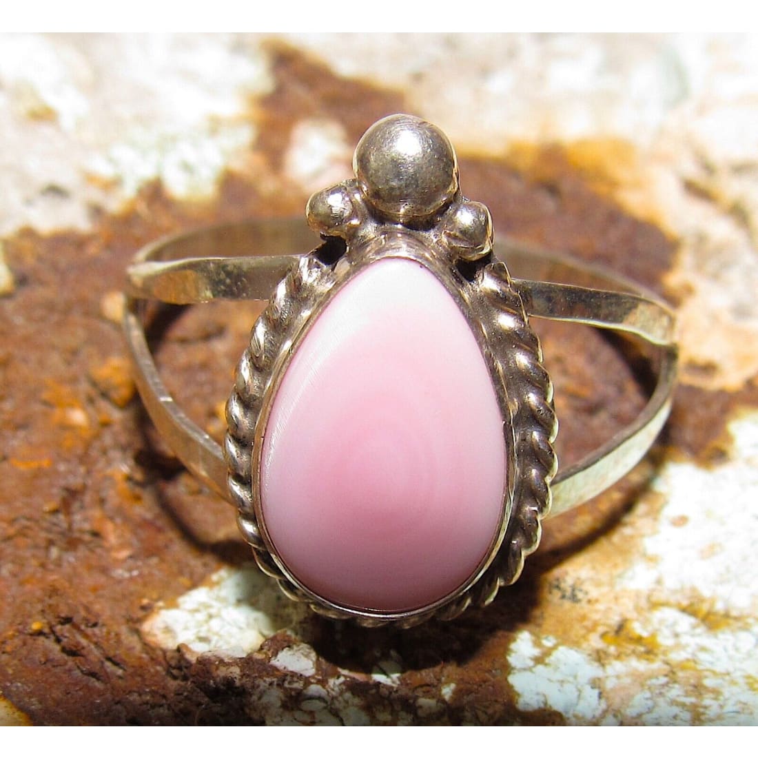 Navajo Pink Conch Ring Size 10 Sterling Silver J. Kee