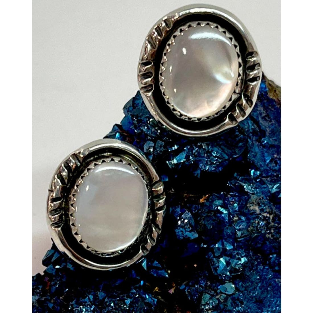 VTG Navajo Post Stud Earrings Mother of Pearl Sterling