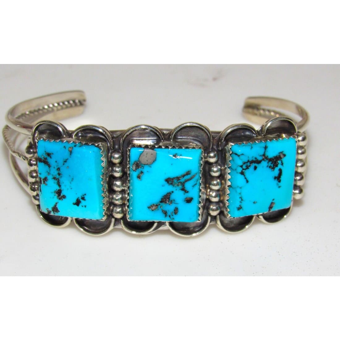 Navajo Kingman Turquoise Sterling Silver Cuff Bracelet 