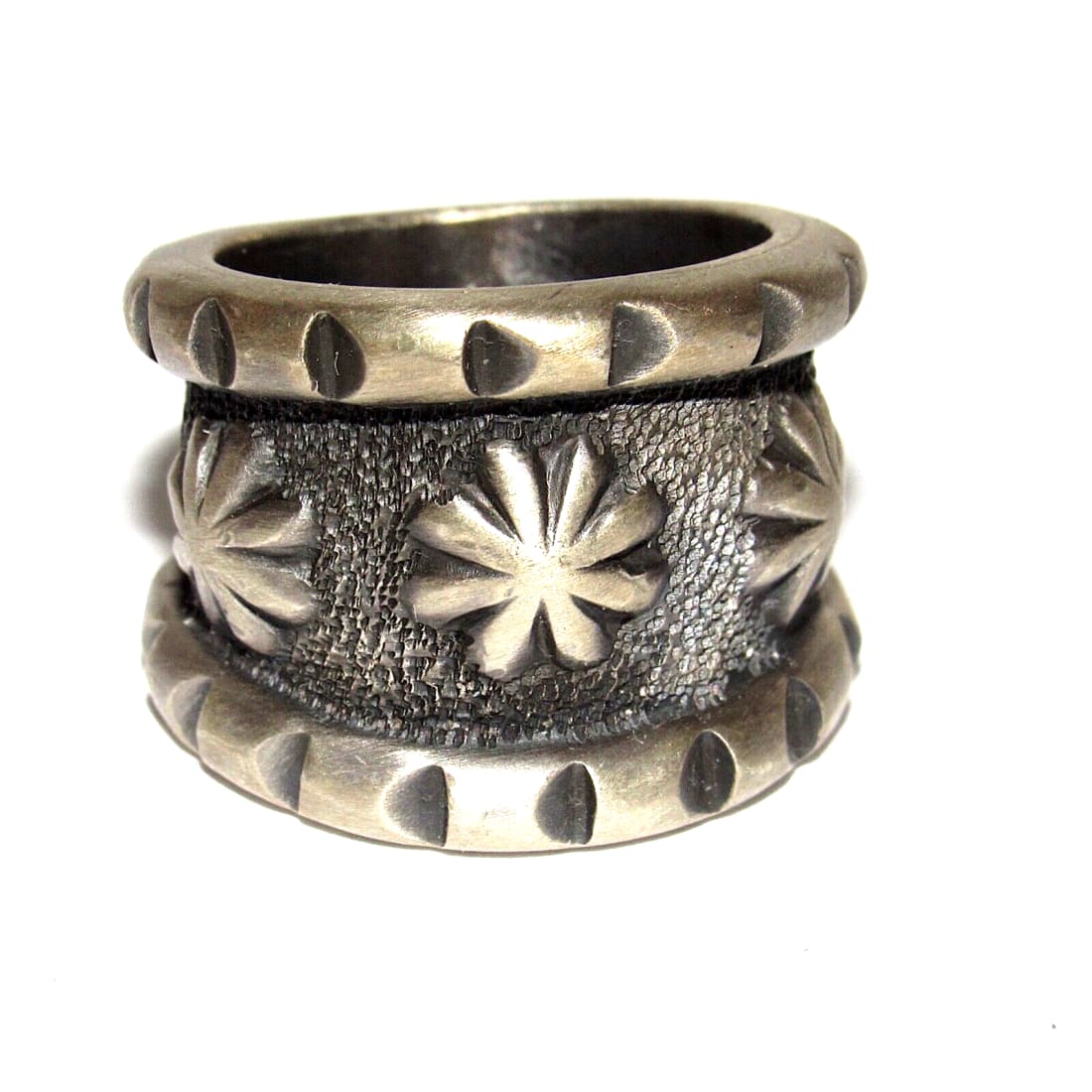 Navajo MONTY CLAW Ring Size 9 Tufa Cast Sterling Silver 