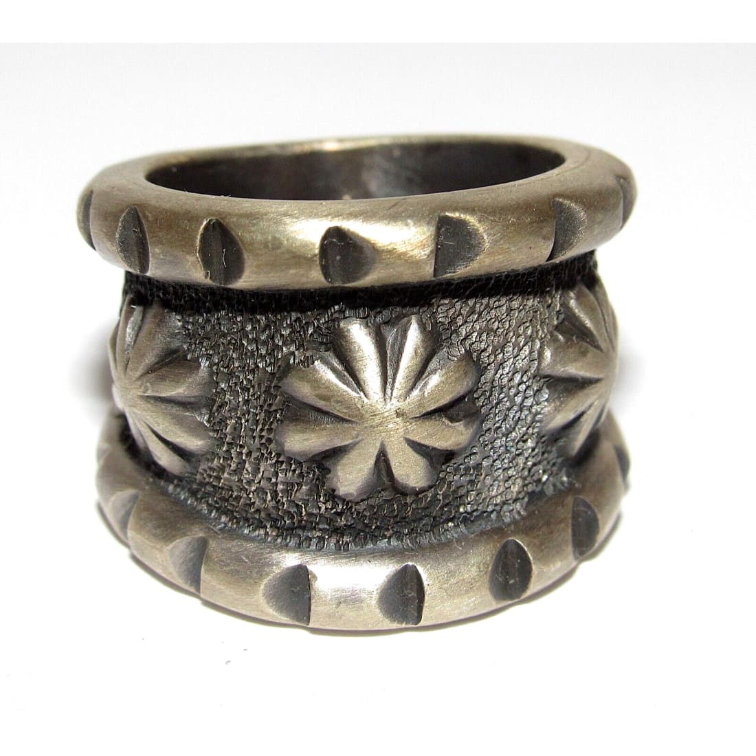Navajo MONTY CLAW Ring Size 9 Tufa Cast Sterling Silver 