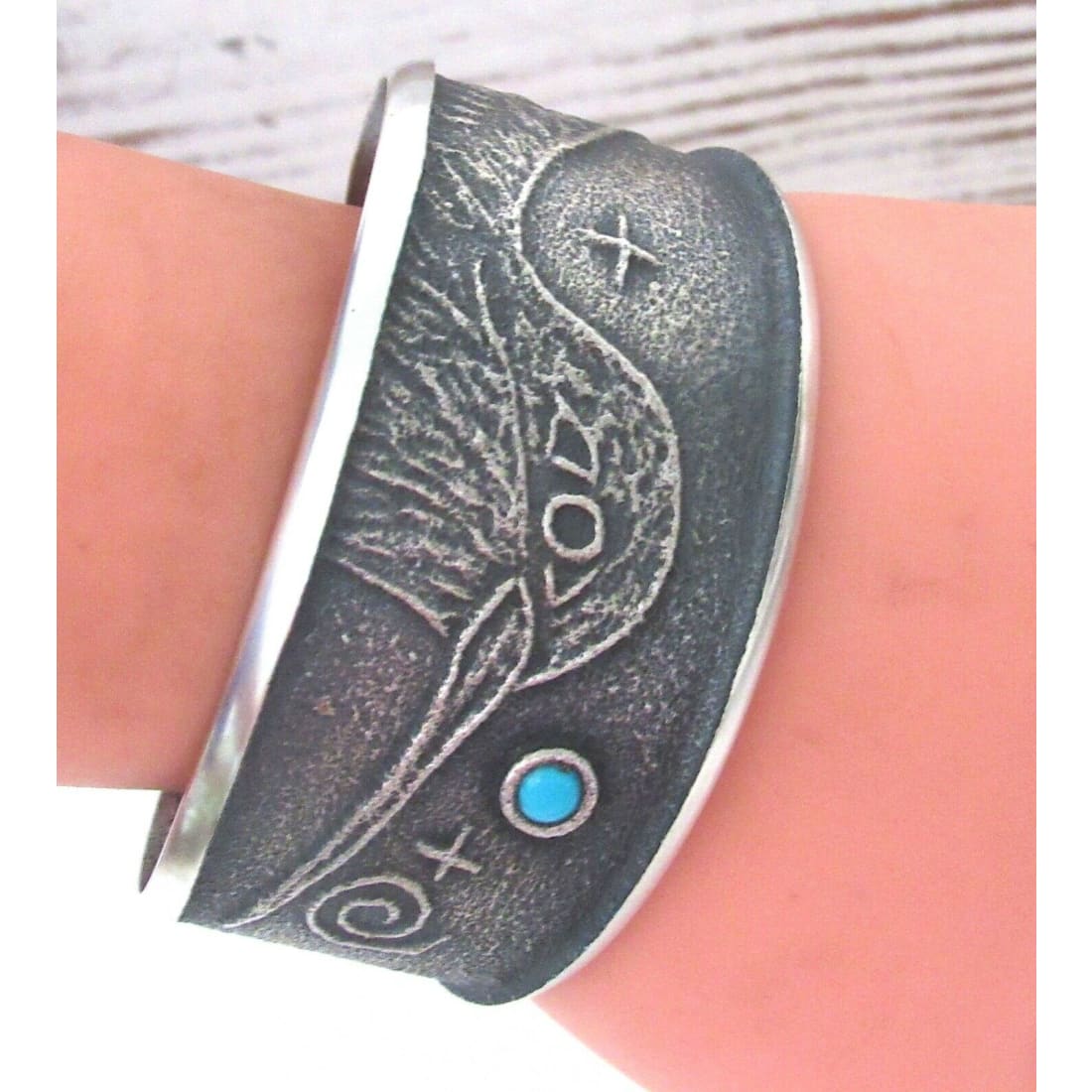 Navajo Monty Claw Tufa Cast Sterling Silver Hummingbird Cuff Bracelet Turquoise Native American