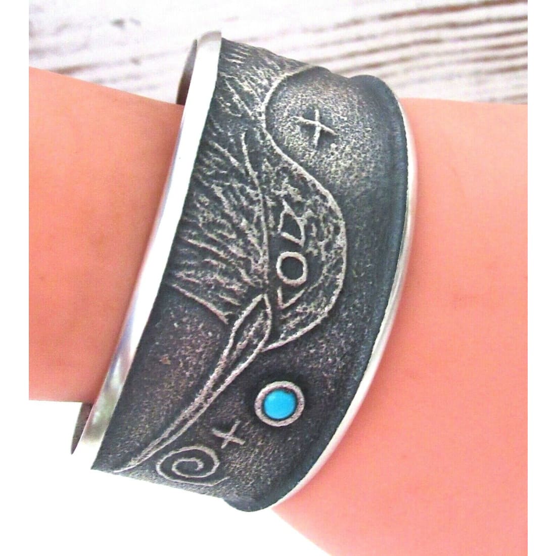 Navajo Monty Claw Tufa Cast Sterling Silver Hummingbird Cuff Bracelet Turquoise Native American