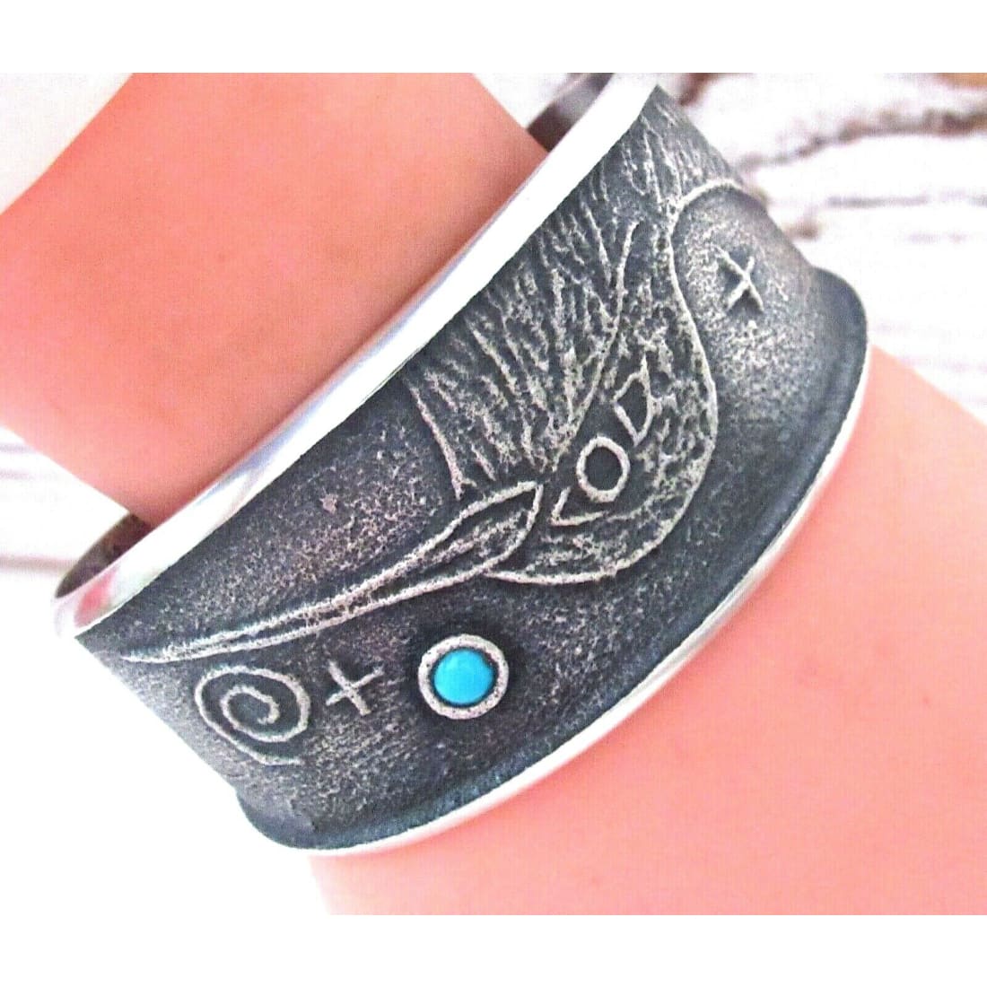 Navajo Monty Claw Tufa Cast Sterling Silver Hummingbird Cuff Bracelet Turquoise Native American