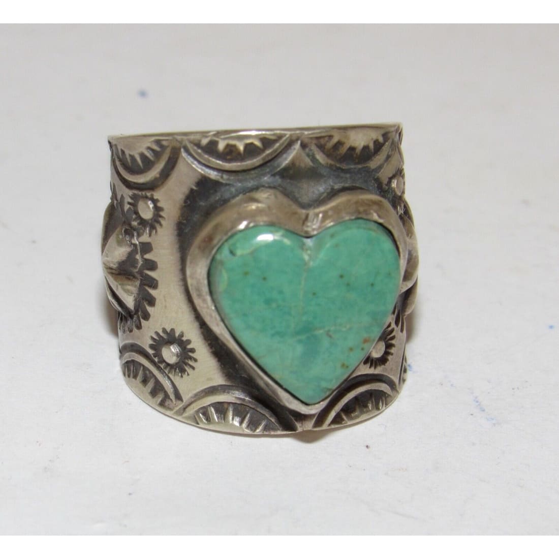 Navajo R.Willie Turquoise Heart Ring Sz 7.5 Sterling Signed