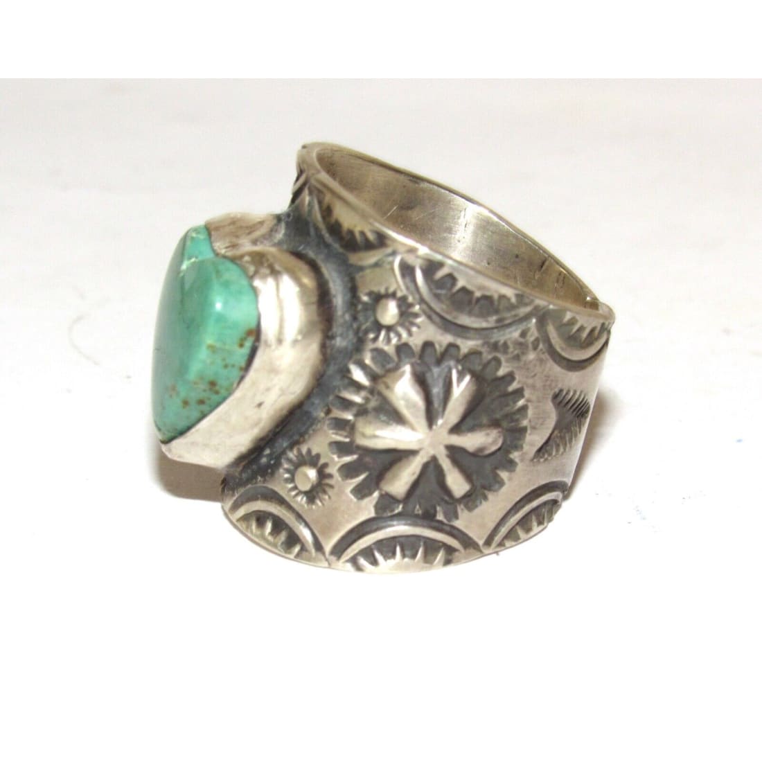 Navajo R.Willie Turquoise Heart Ring Sz 7.5 Sterling Signed
