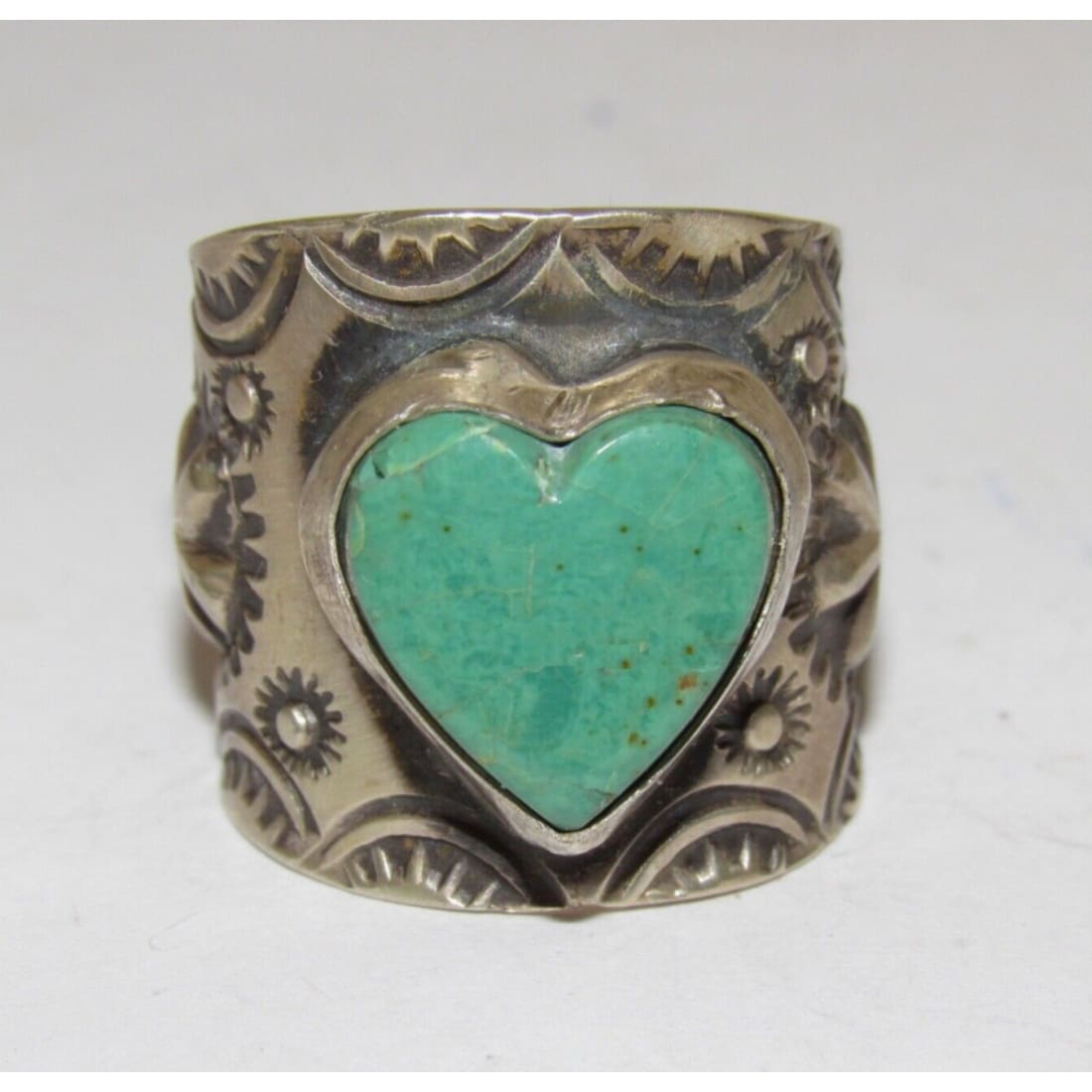 Navajo R.Willie Turquoise Heart Ring Sz 7.5 Sterling Signed