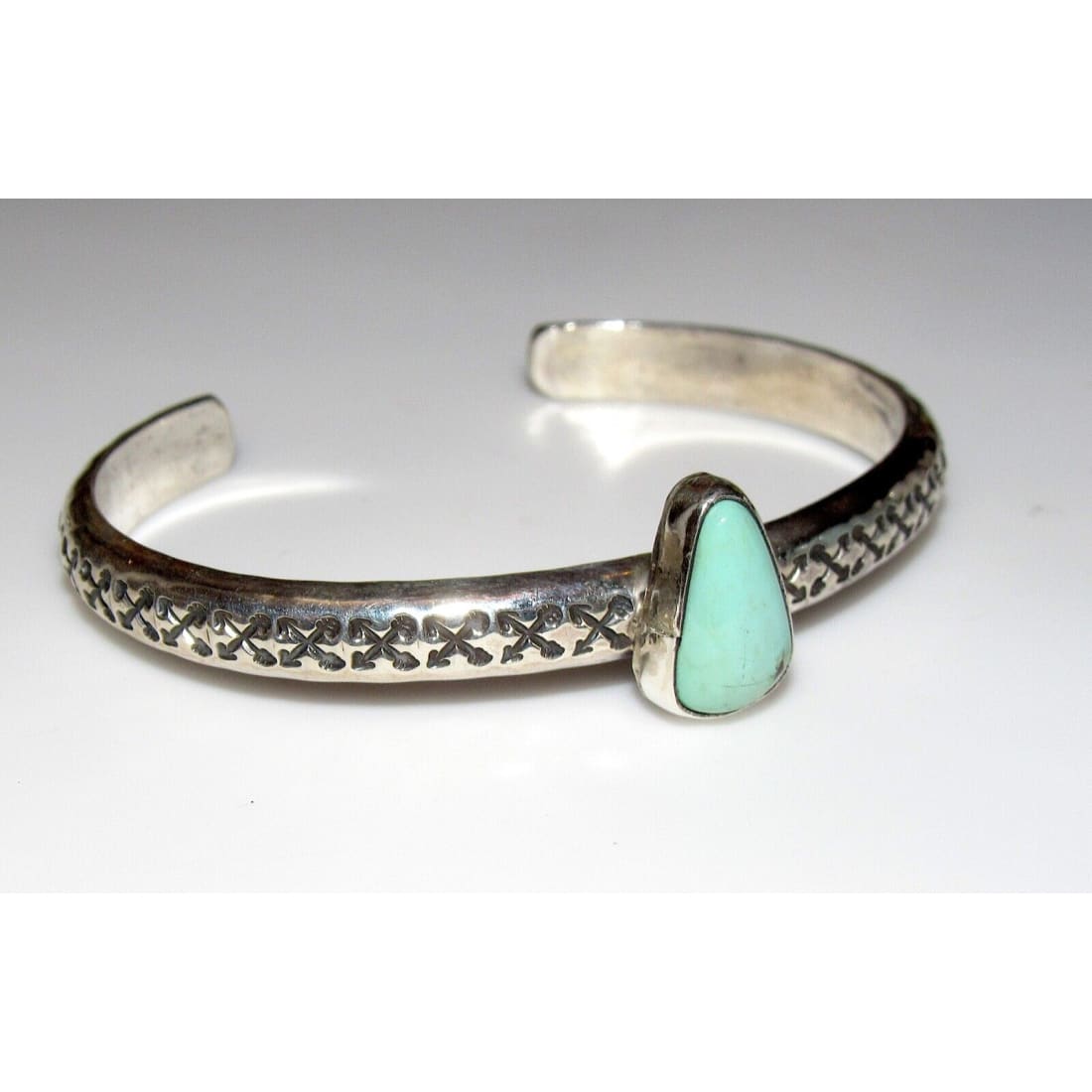 Navajo SUNSHINE REEVES Hand Stamped Ingot Arrows Carico Lake
