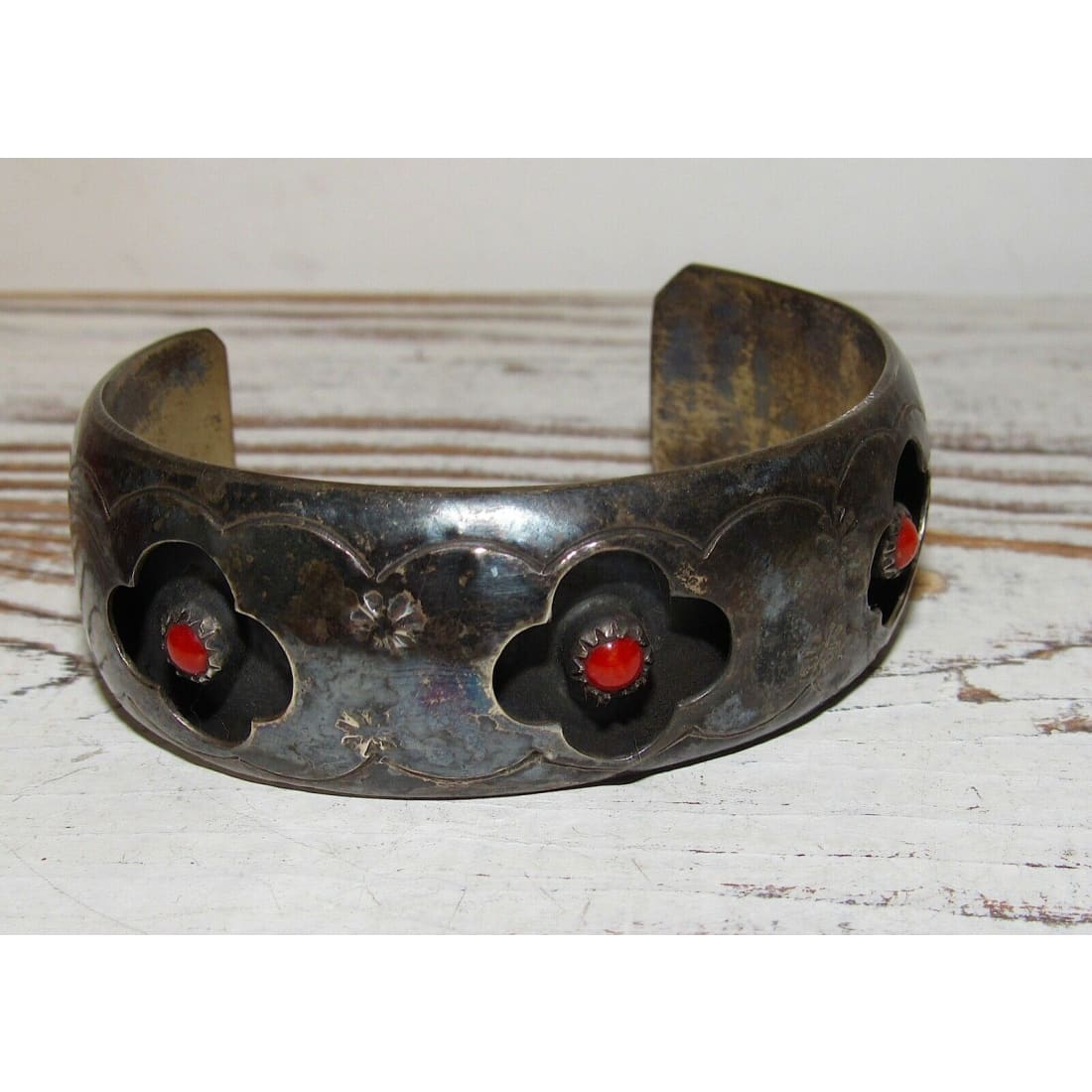 Old Pawn Navajo Cuff Bracelet Mediterranean Coral Sterling Silver Shadowbox Old Pawn