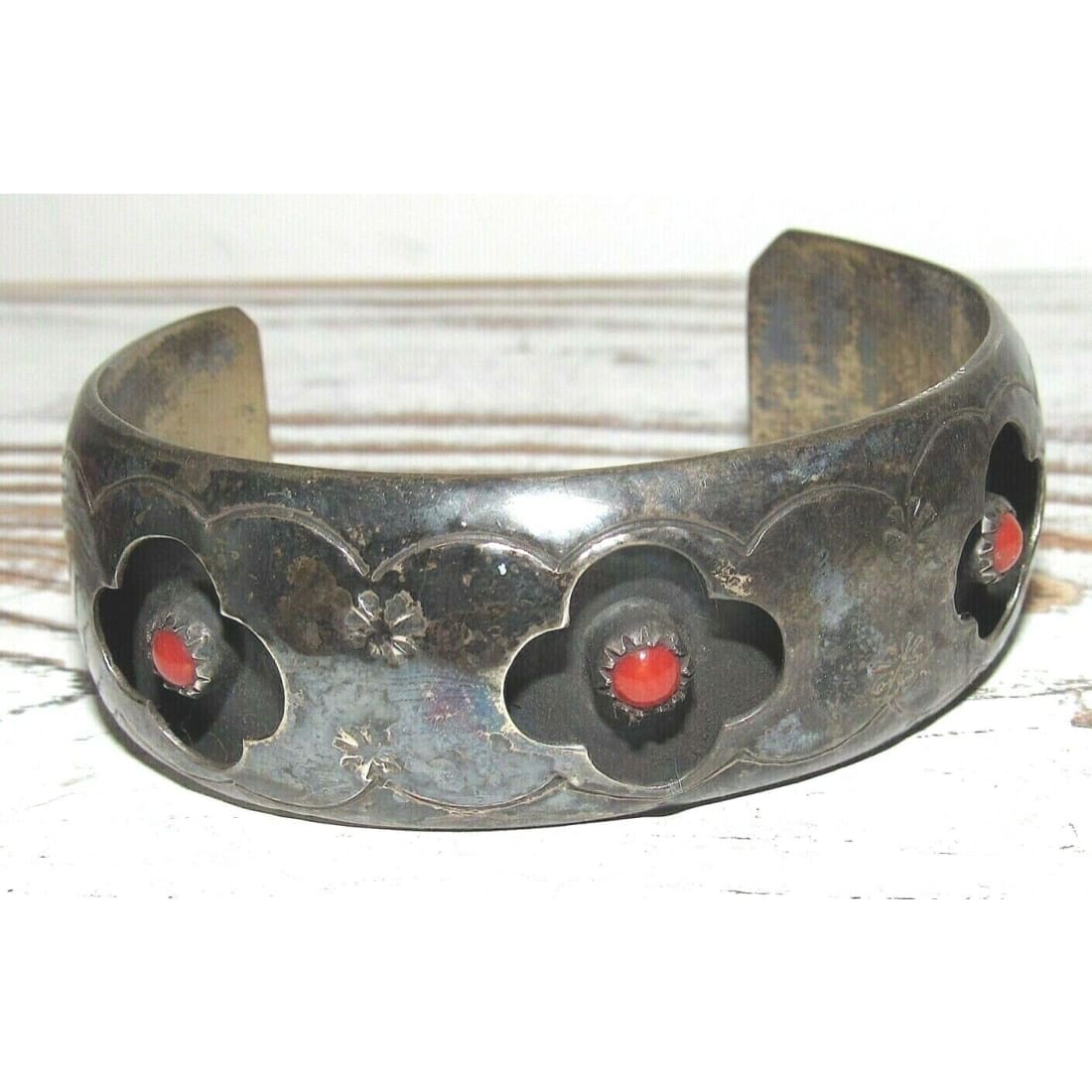 Old Pawn Navajo Cuff Bracelet Mediterranean Coral Sterling Silver Shadowbox Old Pawn