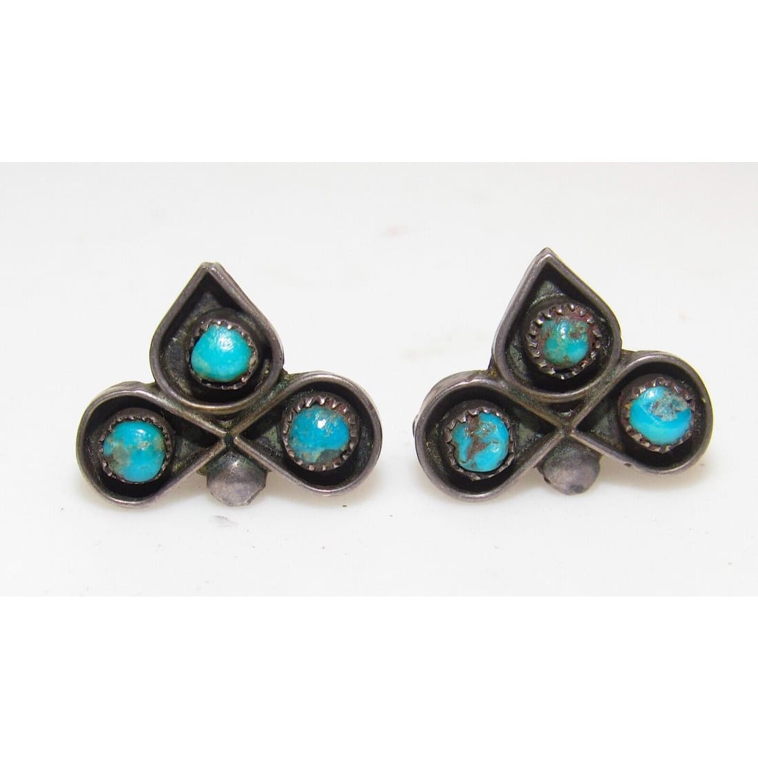 Old Pawn Zuni Turquoise Cluster Post Earrings Snake Eye 
