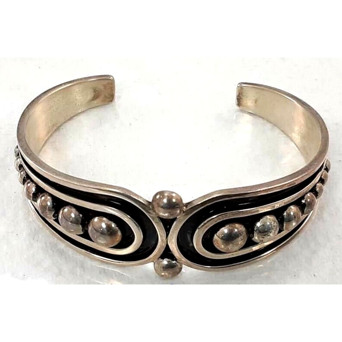 Navajo jewelry, Zuni Jewelry, Old Pawn Navajo, Old Pawn Zuni, Navajo Turquoise Rings, Navajo turquoise jewelry, Zuni turquoise jewelry, American Indian Jewelry, Navajo Bracelets, Zuni Bracelets, Navajo Rings, Zuni Rings, Old Pawn jewelry, Navajo Necklaces, Zuni Necklace