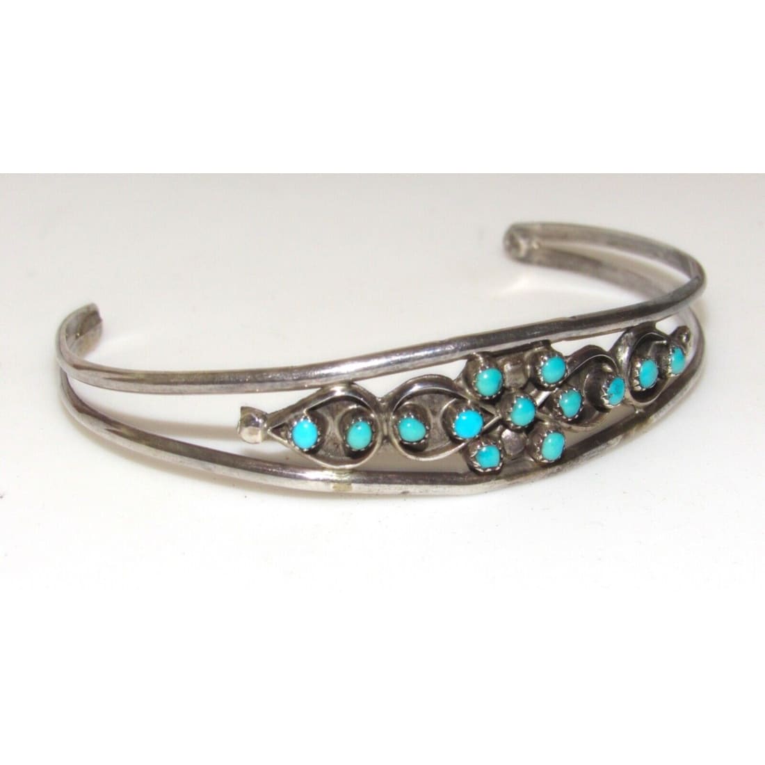 Navajo jewelry, Zuni Jewelry, Old Pawn Navajo, Old Pawn Zuni, Navajo Turquoise Rings, Navajo turquoise jewelry, Zuni turquoise jewelry, American Indian Jewelry, Navajo Bracelets, Zuni Bracelets, Navajo Rings, Zuni Rings, Old Pawn jewelry, Navajo Necklaces, Zuni Necklace